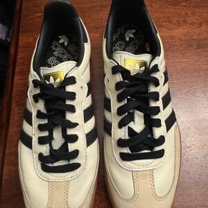 Adidas Samba Classic Sneakers • Cream/Black • Gum Sole • Retro Style
